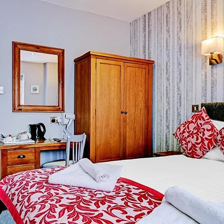 Oyo Dovecote Hotel Birmingham